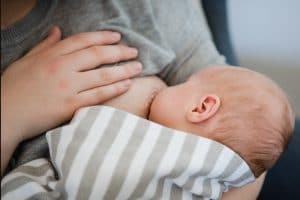 Babybetreuung Hebamme Rostock Innenstadt Franziska Wiese stillen